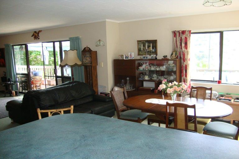 Photo of property in 79 Yorke Road, Haruru, 0204