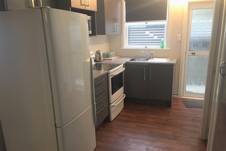 Photo of property in 7 Messenger Terrace, Oakura, 4314