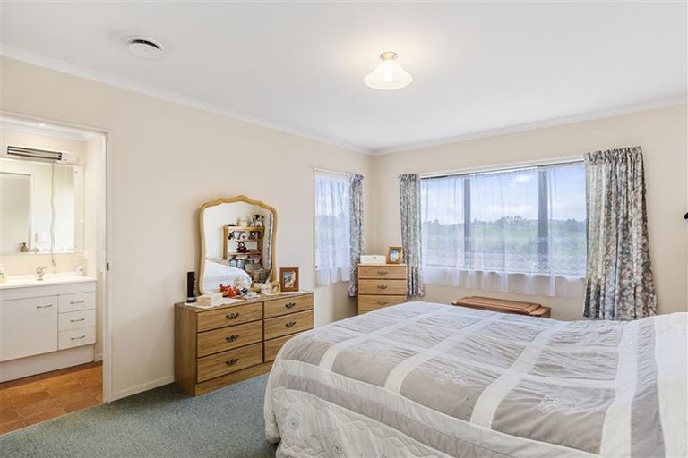 Photo of property in 84 Oteki Park Drive, Welcome Bay, Tauranga, 3112