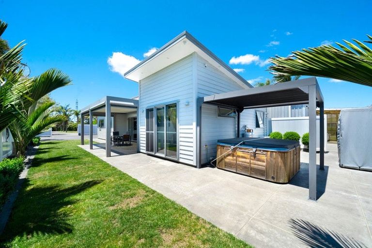 Photo of property in 154 Boord Crescent, Kumeu, 0891