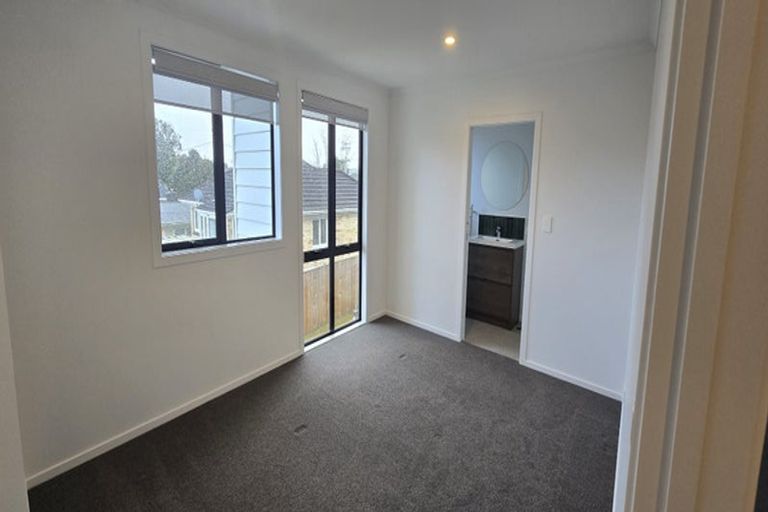 Photo of property in 30c Russell Road, Manurewa, Auckland, 2102