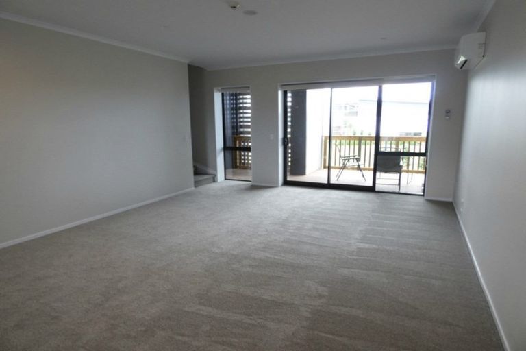 Photo of property in 25 De Havilland Road, Hobsonville, Auckland, 0618