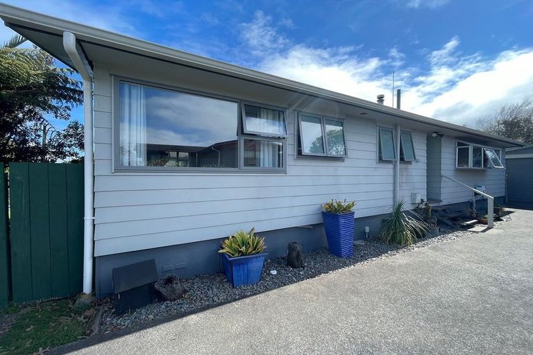 Photo of property in 4 Airfield Road, Takanini, 2112