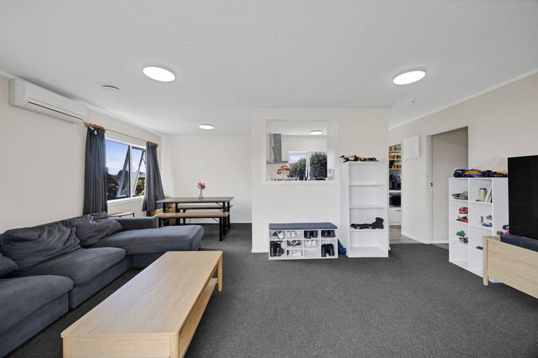 Photo of property in 6 Camellia Avenue, Bell Block, New Plymouth, 4312