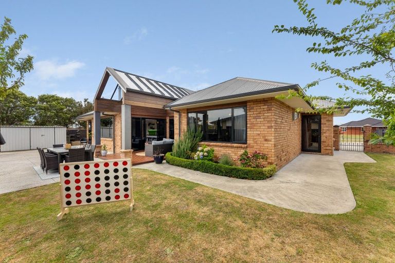 Photo of property in 5 Crabapple Close, Milson, Palmerston North, 4414