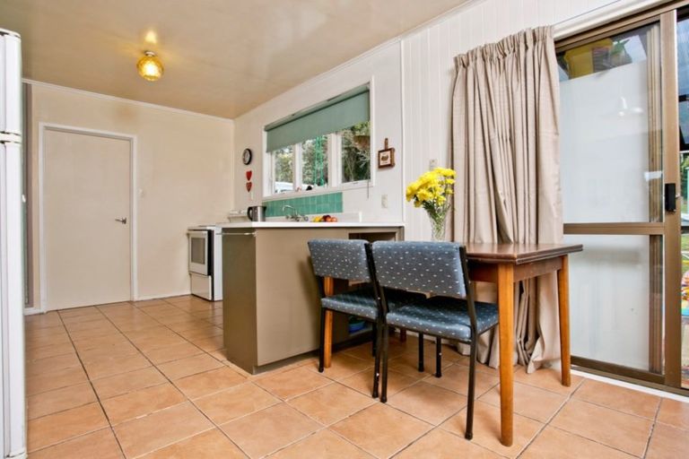 Photo of property in 22 Sequoia Place, Sunnynook, Auckland, 0620