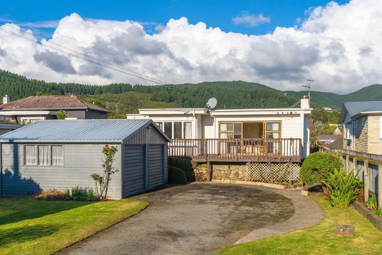 Photo of property in 22 Moana Road, Paraparaumu, 5032