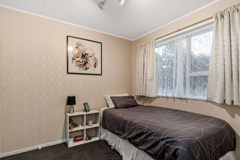 Photo of property in 53 Allington Road, Massey, Auckland, 0614