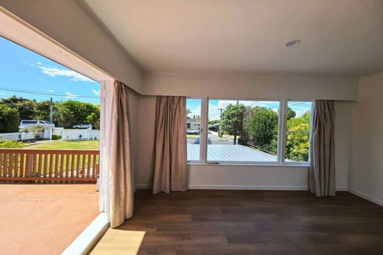 Photo of property in 5 Hillcrest Grove, Hillpark, Auckland, 2102