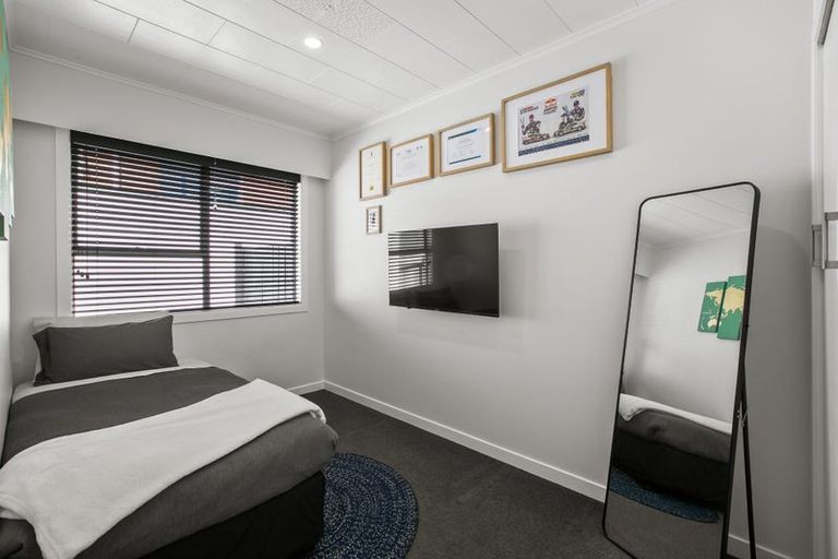 Photo of property in 76b Eliot Street, New Plymouth, 4310