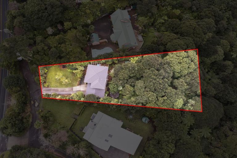 Photo of property in 1024 Scenic Drive North, Swanson, Auckland, 0816