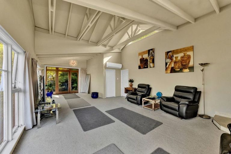 Photo of property in 1077 Dyers Pass Road, Governors Bay, 8971