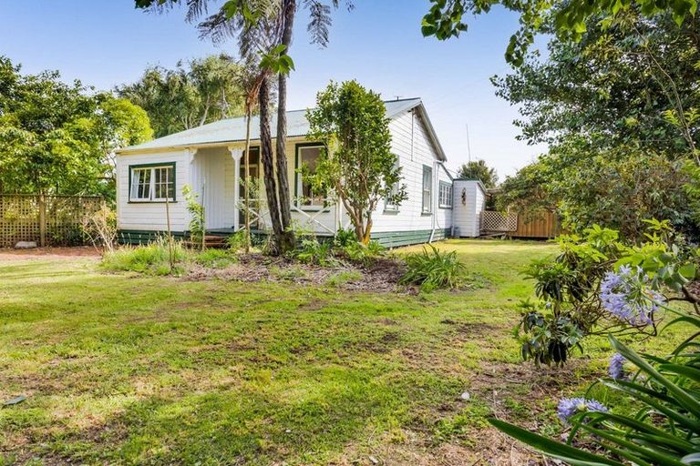 Photo of property in 150 Wirihana Road, Hawera, 4674