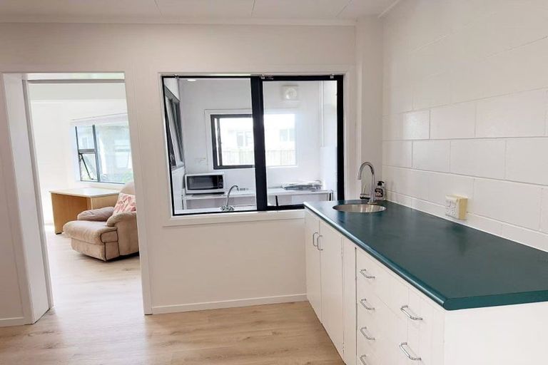 Photo of property in 5 Currey Crescent, Milford, Auckland, 0620