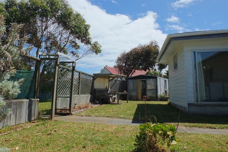 Photo of property in 4 Harrod Avenue, Foxton Beach, Foxton, 4815