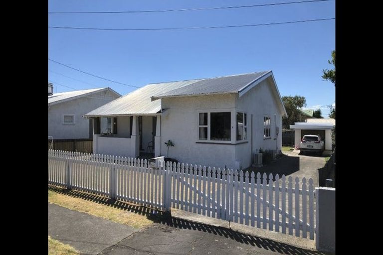 Photo of property in 6 Kawatiri Avenue, Gonville, Whanganui, 4501