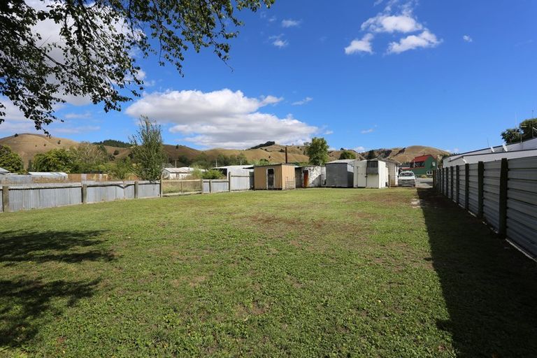 Photo of property in 25 Library Road, Te Karaka, 4022