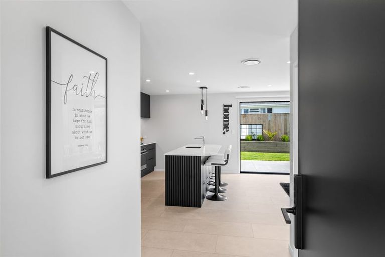 Photo of property in 2 Atea Place, Hawera, 4610