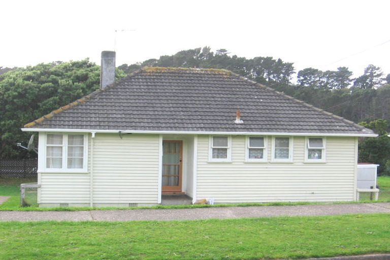 Photo of property in 13 Waiuta Street, Titahi Bay, Porirua, 5022