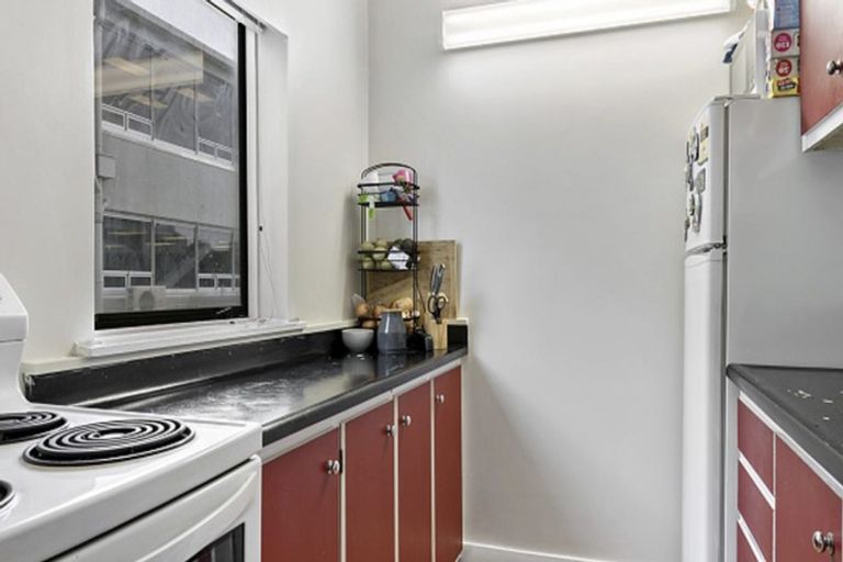 Photo of property in Hobson Court Flats, 14/70 Hobson Street, Thorndon, Wellington, 6011