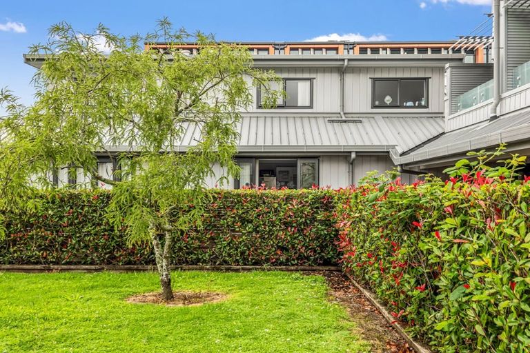 Photo of property in 4a/30 Westward Ho, Glen Eden, Auckland, 0602