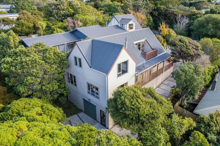 Photo of property in 4 Te Kura Road, Pukerua Bay, 5026