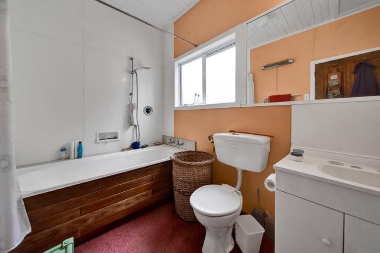 Photo of property in 138 Ngarongo Road, Normanby, Hawera, 4673