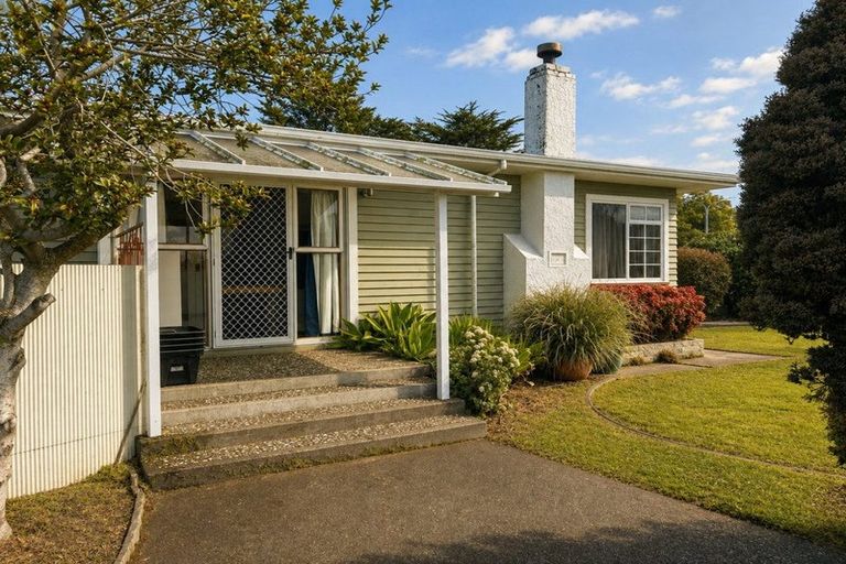 Photo of property in 328 Kennedy Road, Onekawa, Napier, 4110