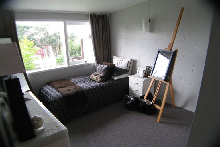 Photo of property in 1/135 Glenfield Road, Hillcrest, Auckland, 0626