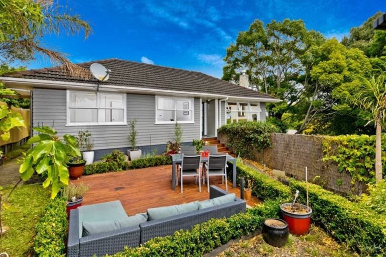 Photo of property in 10 Thomas Rea Place, Te Atatu South, Auckland, 0610