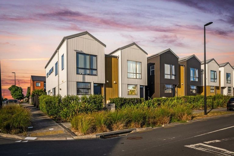 Photo of property in 4 Kapia Road, Westgate, Auckland, 0614