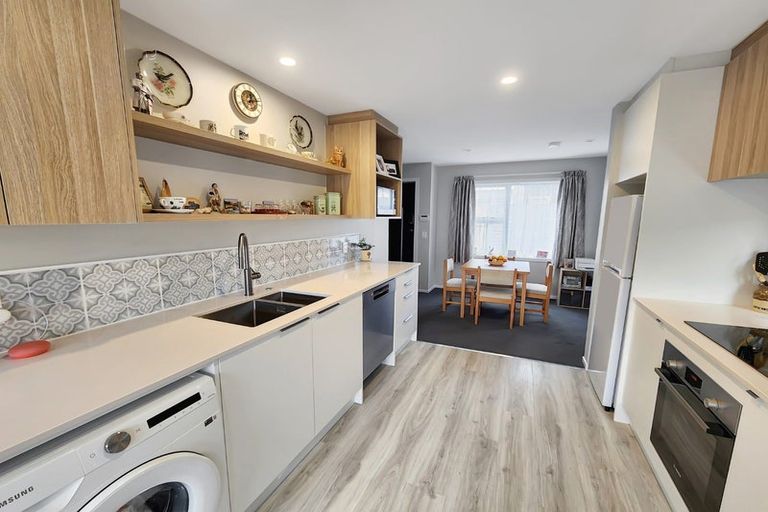 Photo of property in 5/6 Peel Place, Wainuiomata, Lower Hutt, 5014