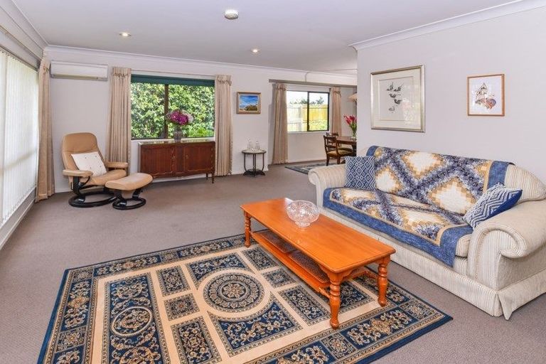 Photo of property in 3 Gaylord Place, Conifer Grove, Takanini, 2112