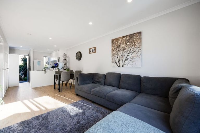 Photo of property in 2/125b Metcalfe Road, Ranui, Auckland, 0612