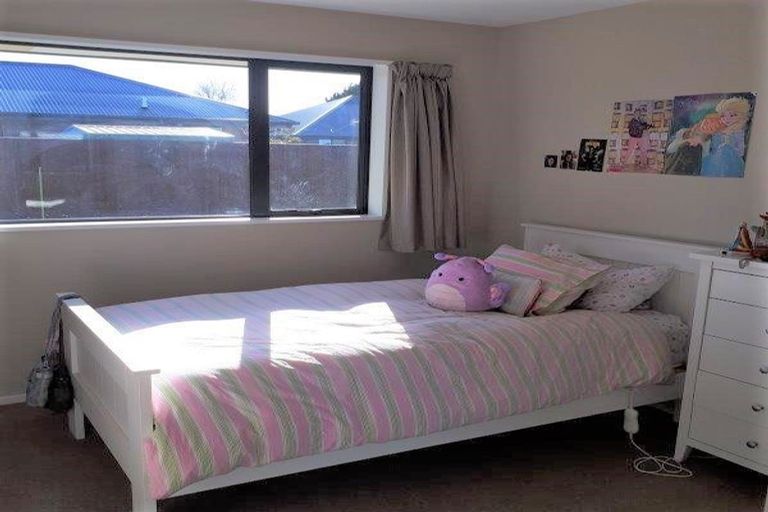 Photo of property in 8 Wattle Lane, Rangiora, 7400