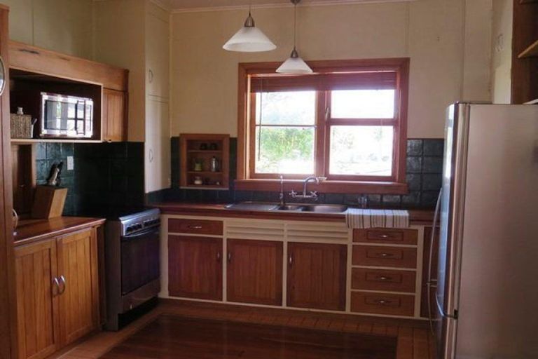 Photo of property in 15 Omata Road, Westown, New Plymouth, 4310