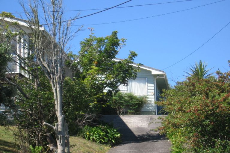 Photo of property in 2/561 Beach Road, Murrays Bay, Auckland, 0630