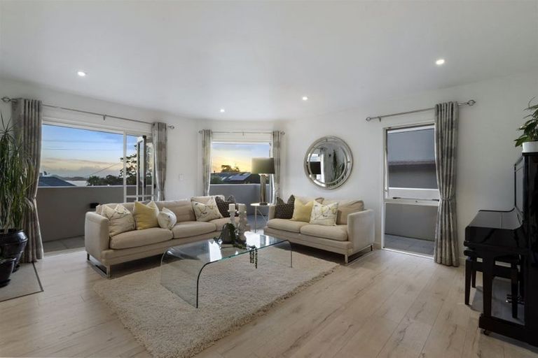 Photo of property in 1/11 Pine Ridge Terrace, Hauraki, Auckland, 0622