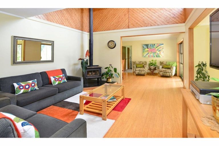 Photo of property in 275a Rimmer Road, Helensville, 0875