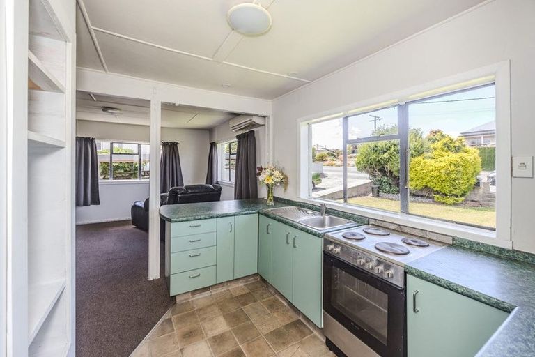 Photo of property in 12 Mersey Street, South Hill, Oamaru, 9400
