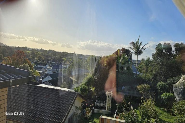 Photo of property in 7 Marco Place, Highland Park, Auckland, 2010