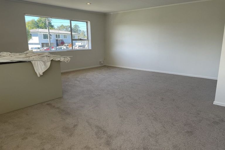 Photo of property in 2/10 Woodvale Road, Glen Eden, Auckland, 0602