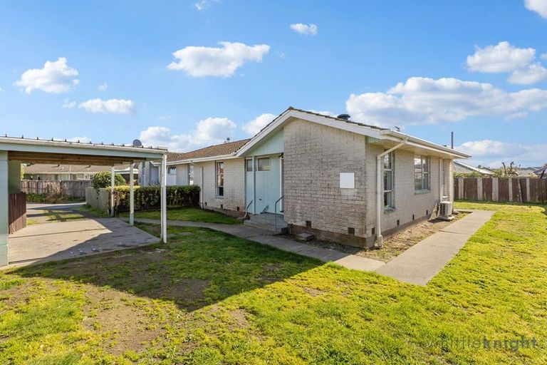 Photo of property in 2/15a Genista Place, Parklands, Christchurch, 8083