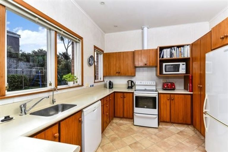 Photo of property in 211 Lake Road, Belmont, Auckland, 0622