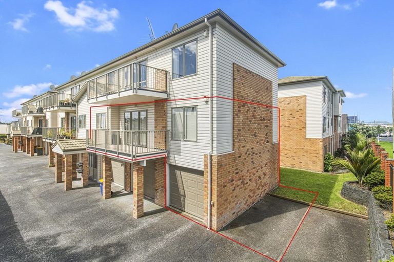 Photo of property in St Claire Village, 176/172 Mcleod Road, Te Atatu South, Auckland, 0610