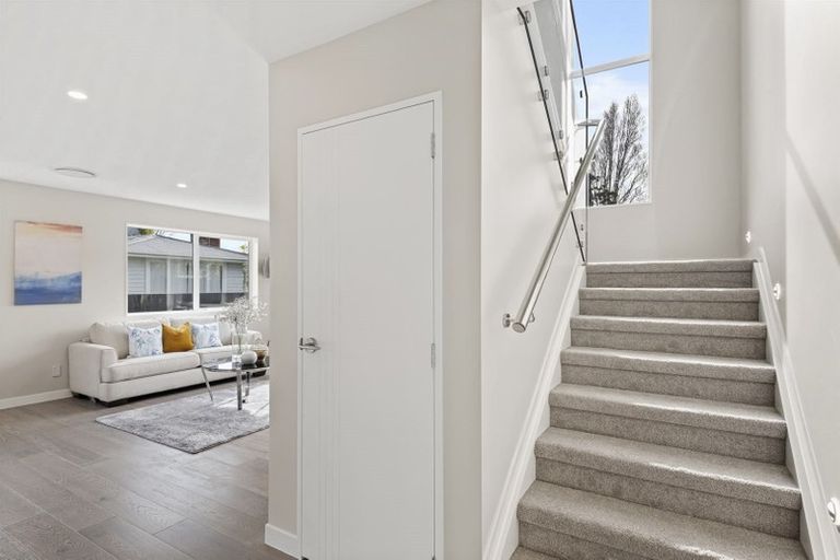 Photo of property in 538a Glenfield Road, Glenfield, Auckland, 0629