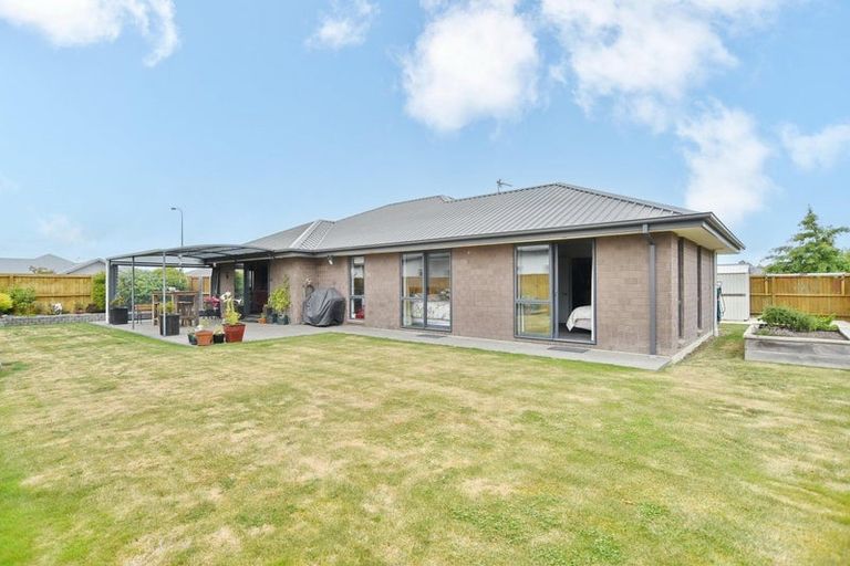 Photo of property in 12 Beech Drive, Rangiora, 7400
