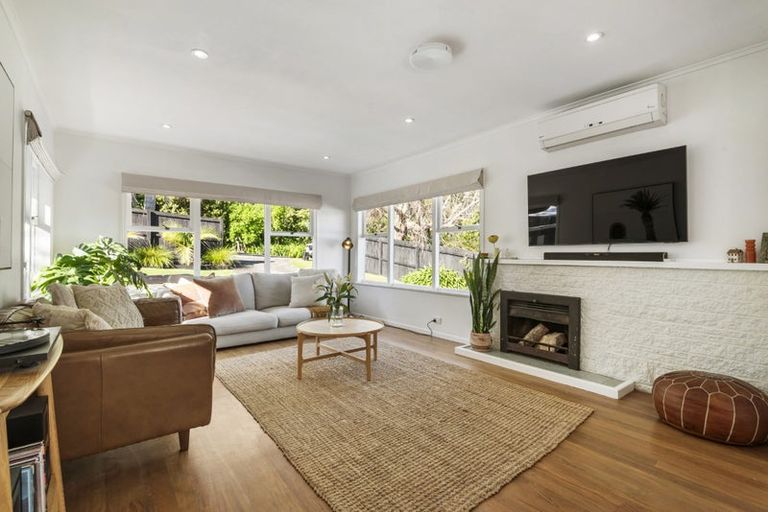 Photo of property in 1/13 Howard Road, Northcote, Auckland, 0627