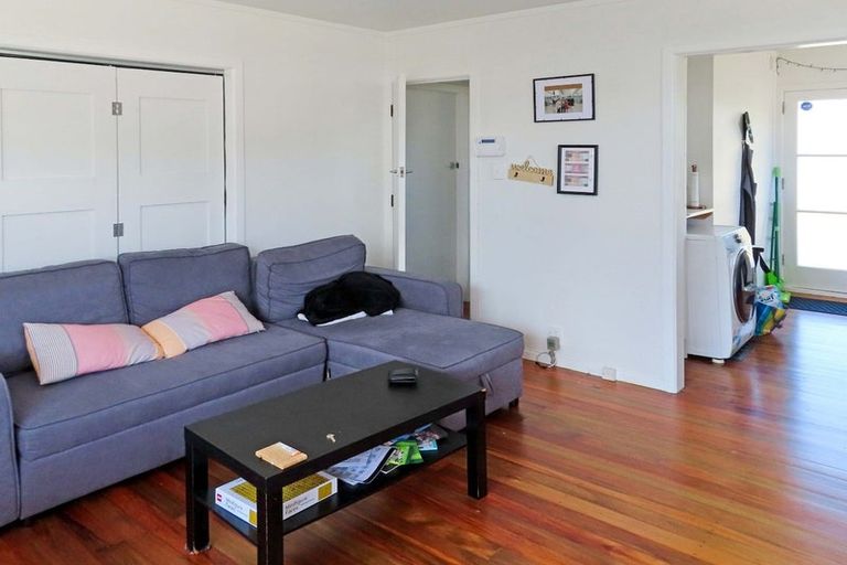 Photo of property in 2/49 Ward Street, Trentham, Upper Hutt, 5018