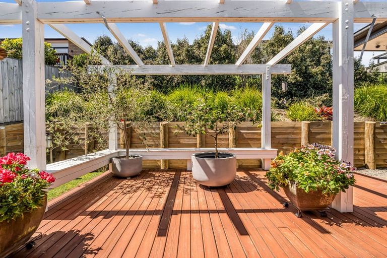 Photo of property in 21 Jeroboam Loop, Kumeu, 0810